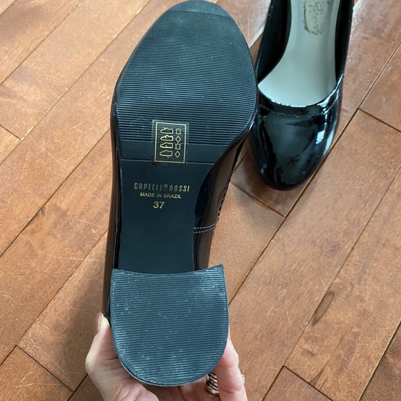 Black patent leather shoes with accent heel - Picture 3 of 4